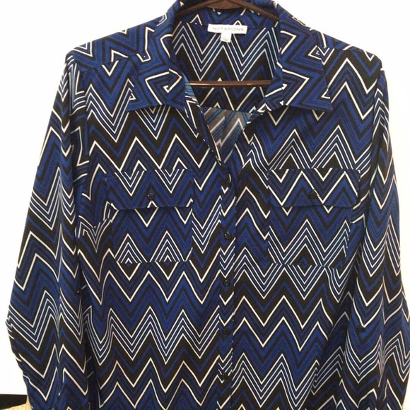 Button down blouse - Picture 3 of 3